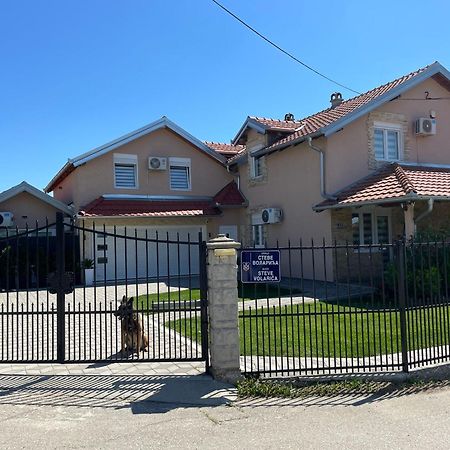 Apartman Diamond Lux Surcin Exterior photo