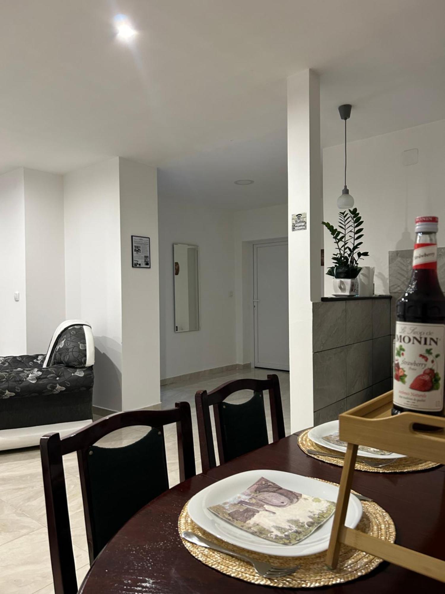Apartman Diamond Lux Surcin Exterior photo