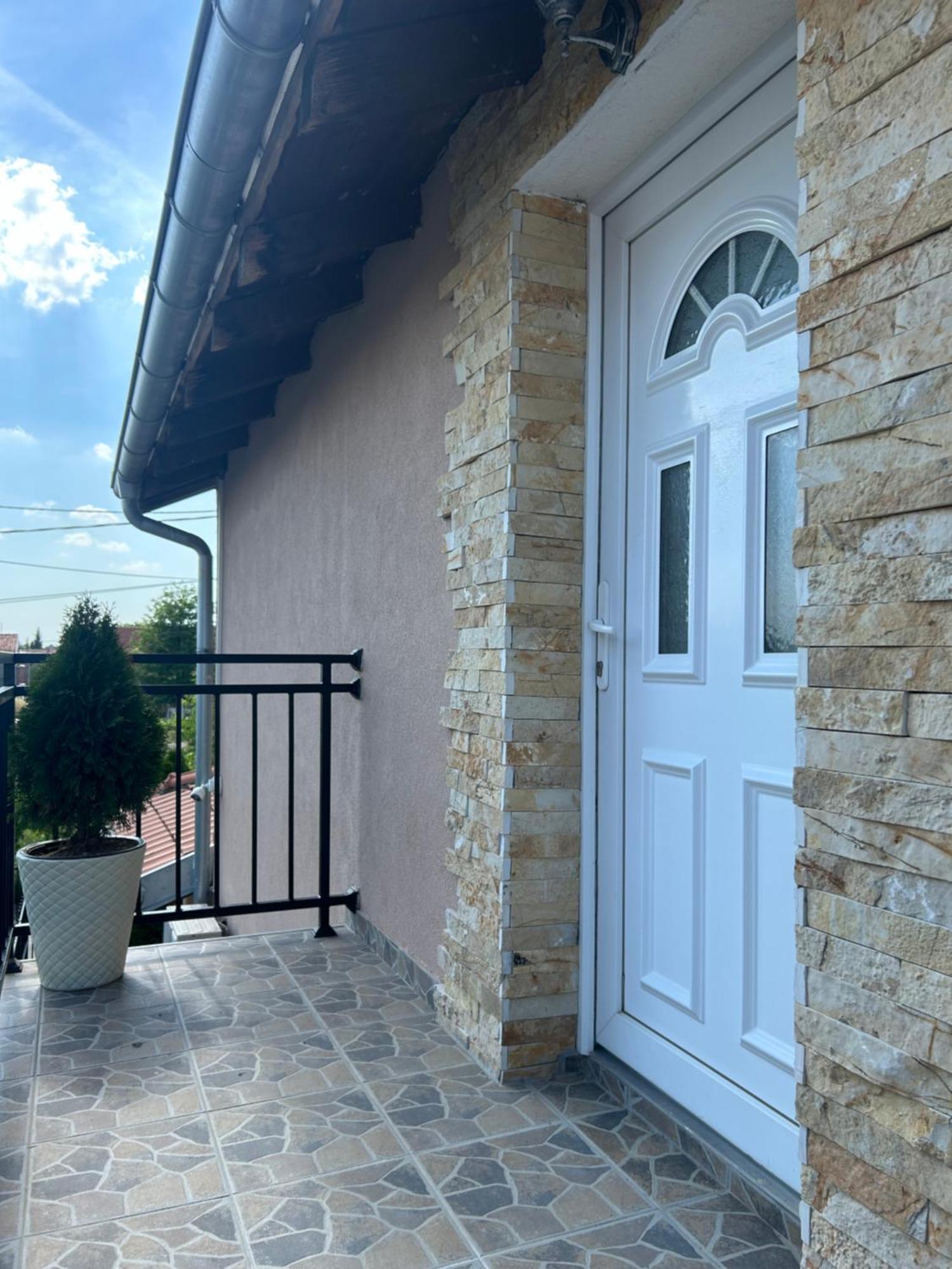 Apartman Diamond Lux Surcin Exterior photo